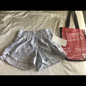 Lululemon tracker shorts